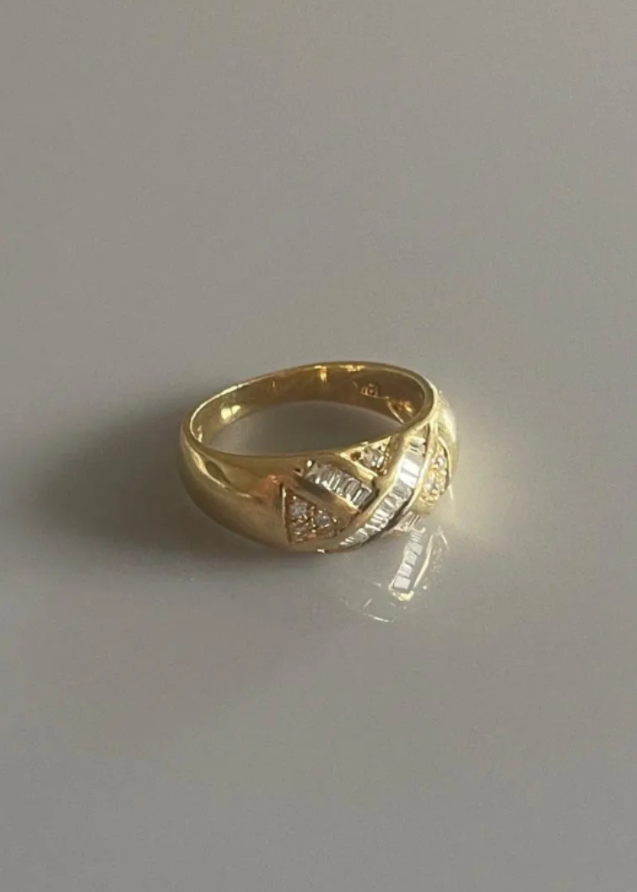 English 18k Gold and Diamond (.25ct ) Bombe Ring