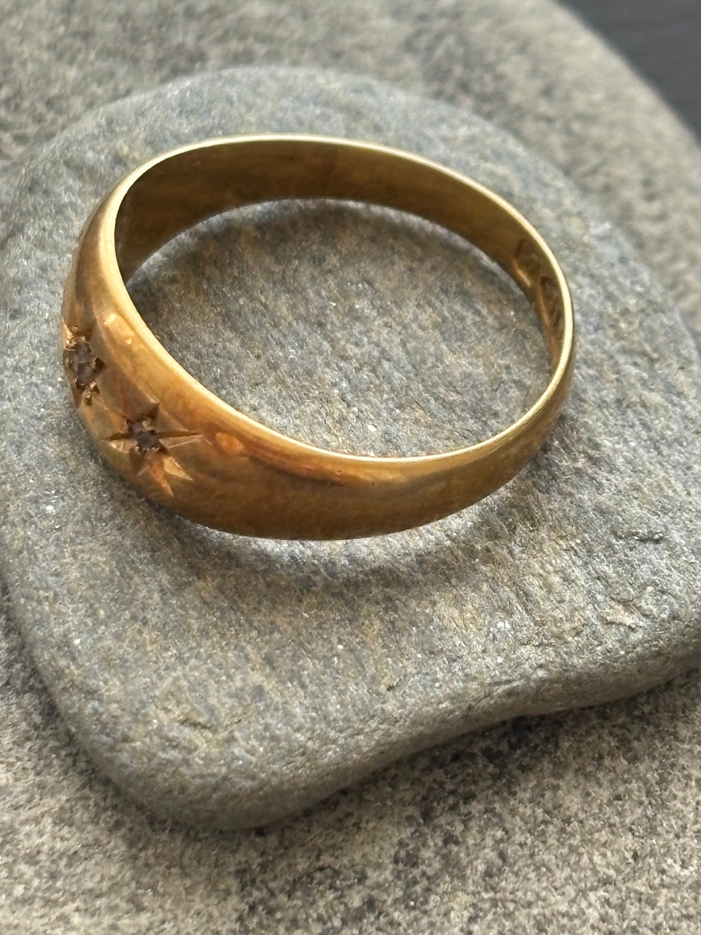 Antique 18k Gold and Diamond Gypset Ring