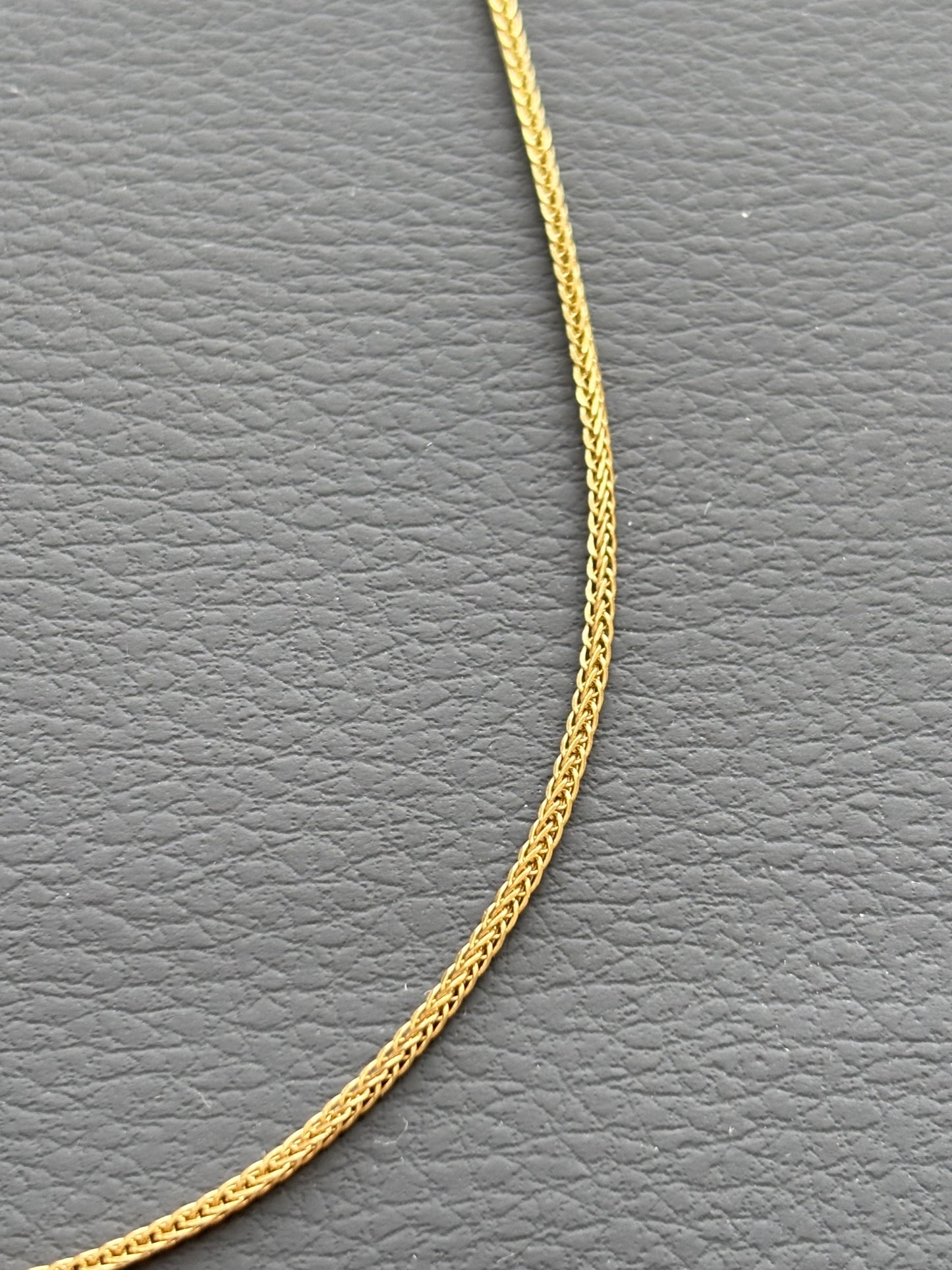 Vintage 18k Gold Fine Herringbone Chain