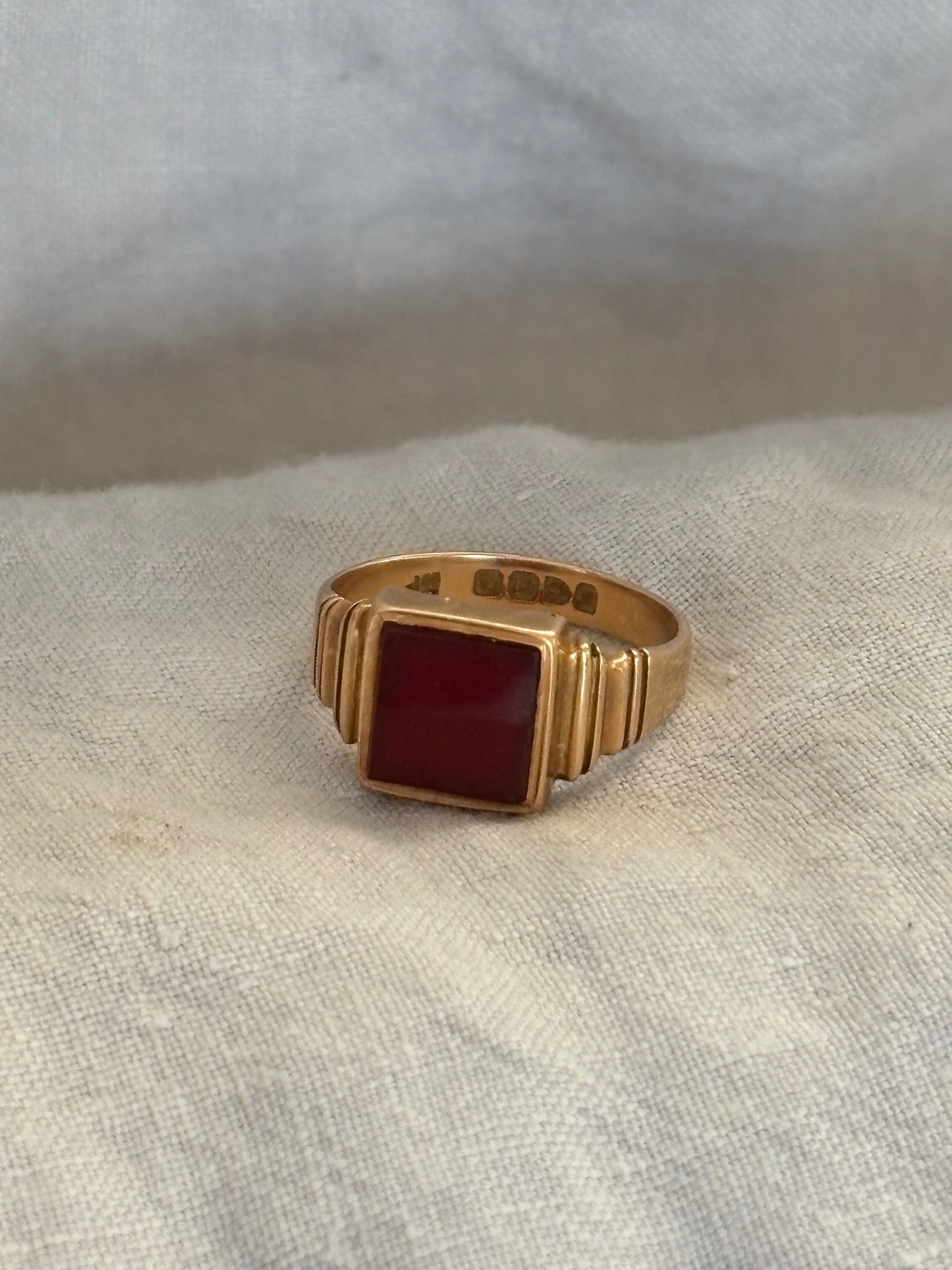 Antique 18k Gold Signet Ring with Carnelian Gemstone