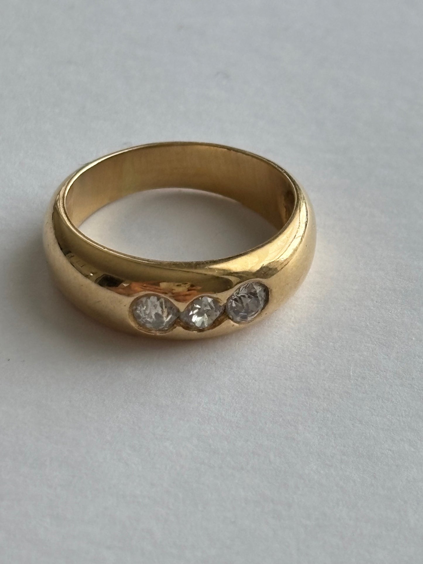 18k Gold and 3 Diamond Donut Style Ring