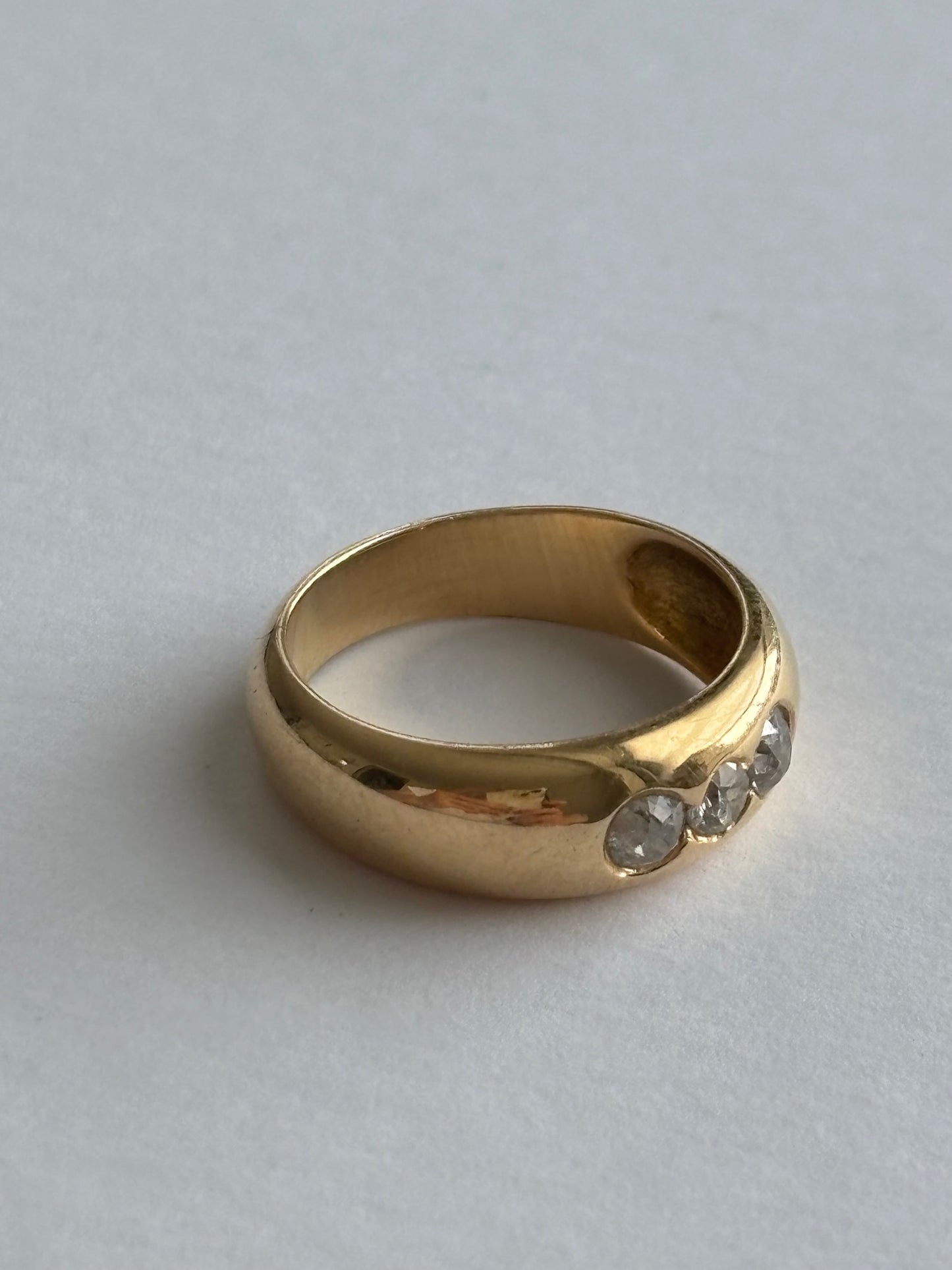18k Gold and 3 Diamond Donut Style Ring