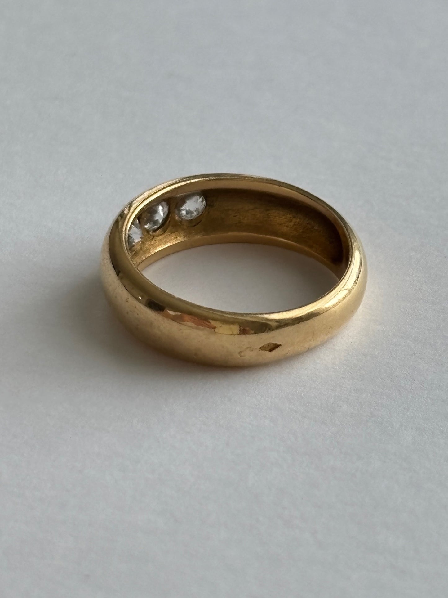18k Gold and 3 Diamond Donut Style Ring