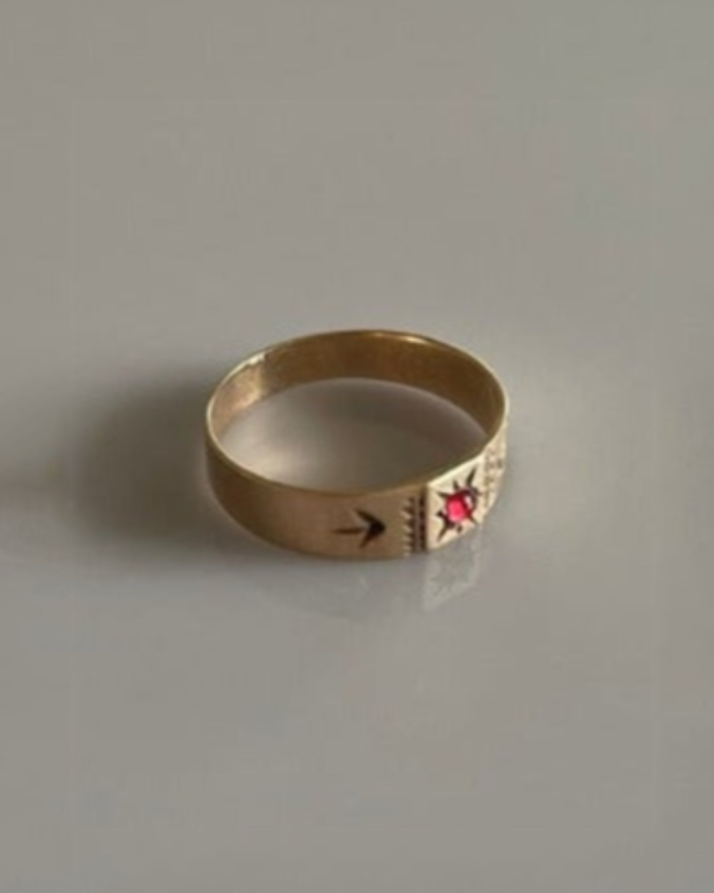 Edwardian 18ct Gold Garnet Baby Ring