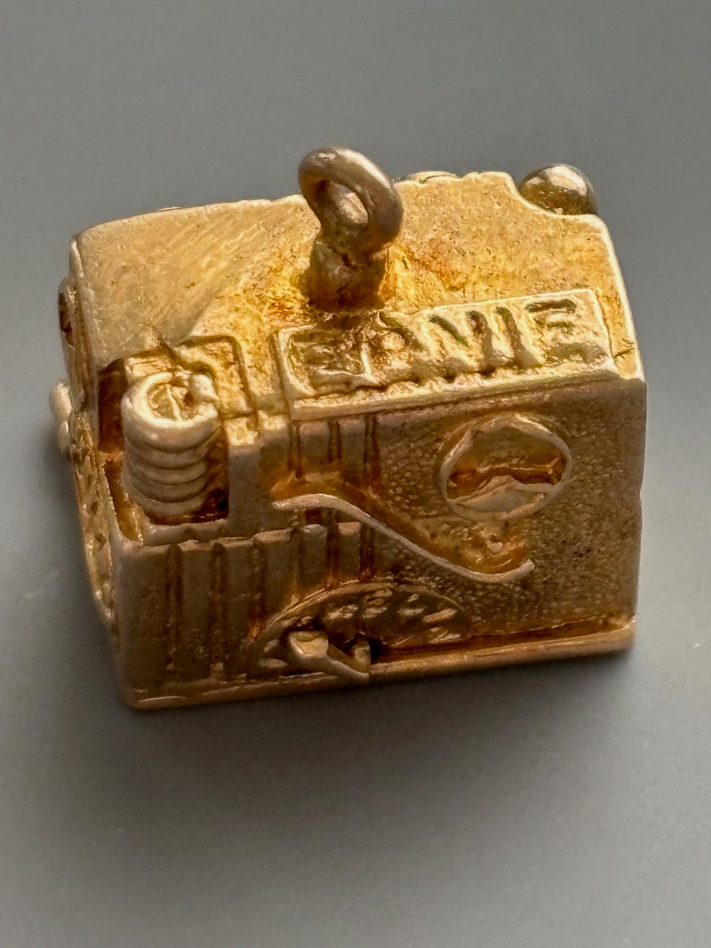 Vintage 9k Gold Movie Camera Charm Pendant