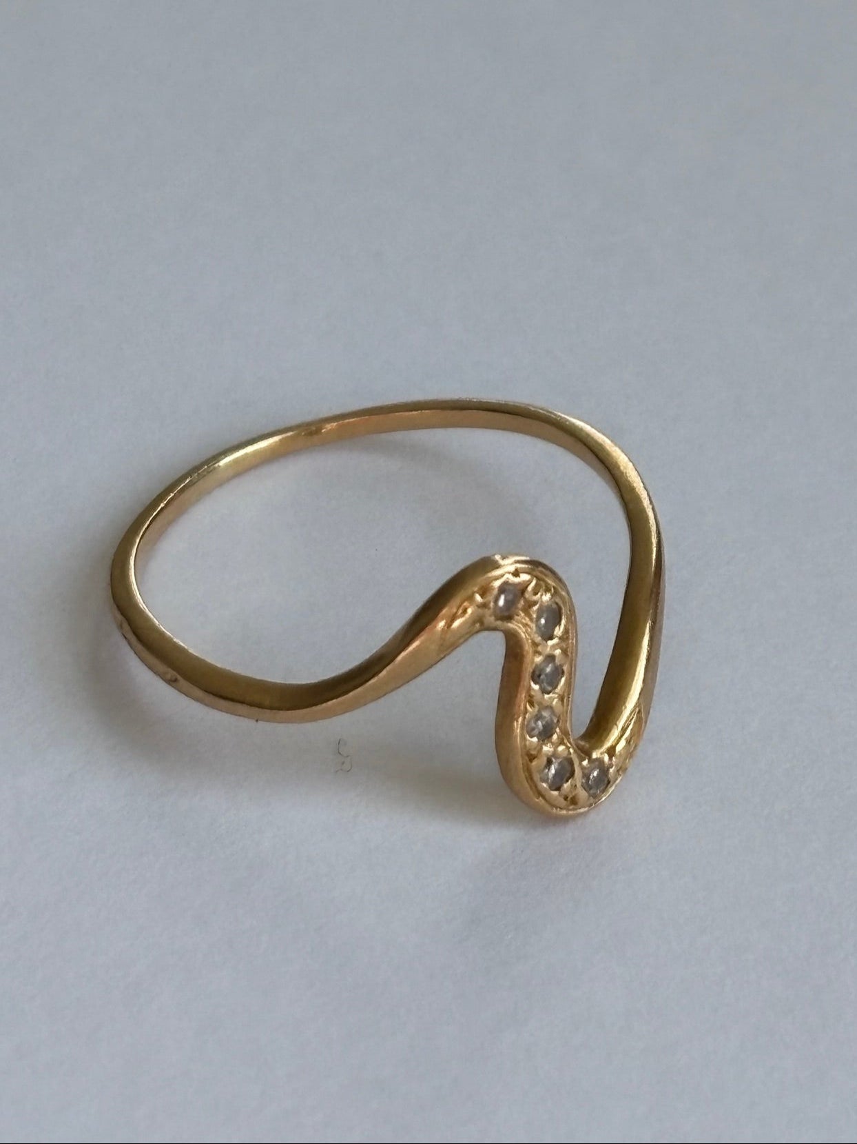 French Diamond Wave 18k Gold Diamond Ring