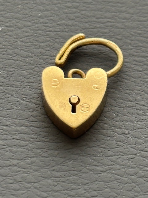 9k gold Vintage Heart Padlock / Pendant / Charm