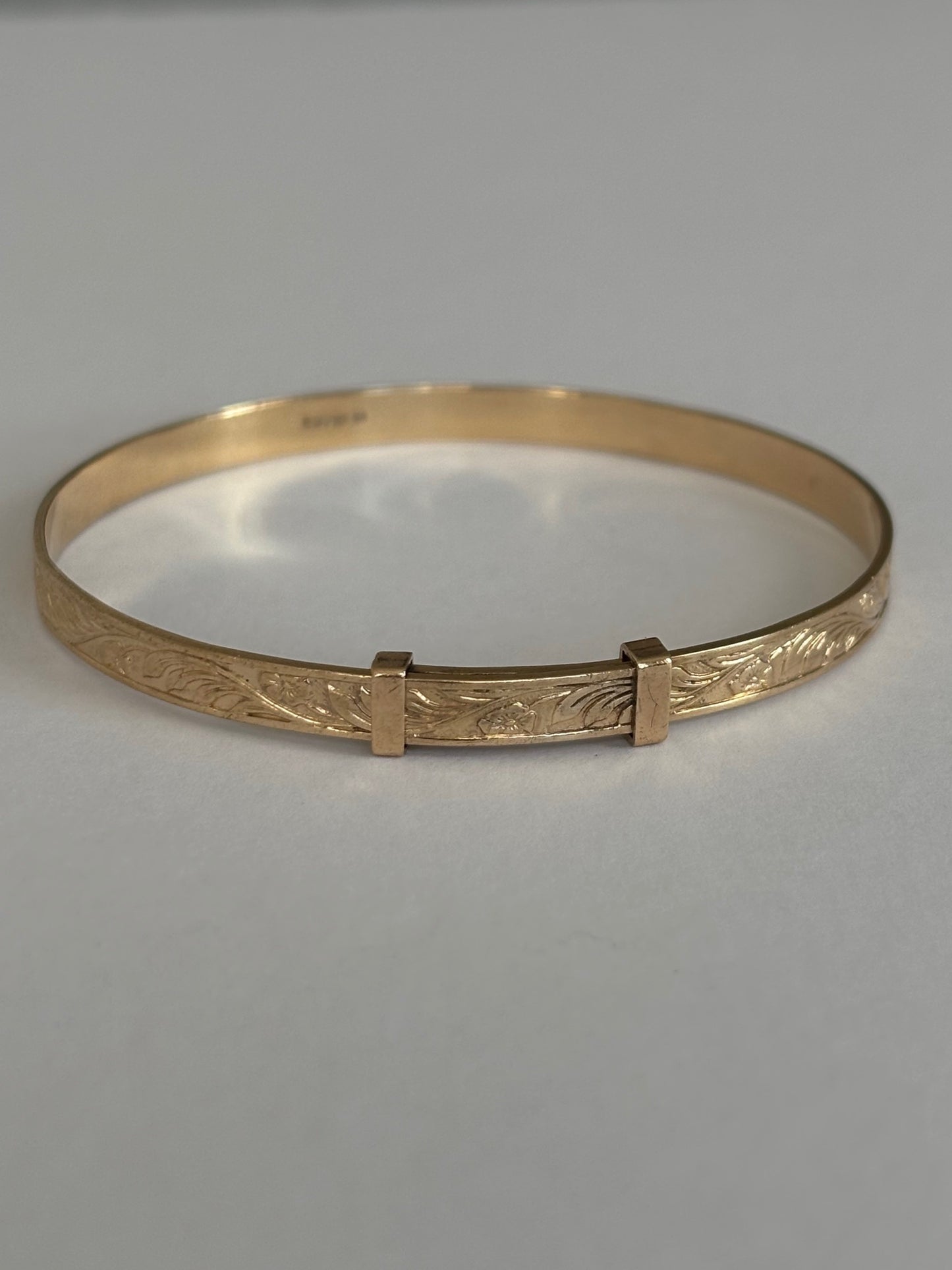 Vintage 9k Gold Engraved Bangle / Bracelet