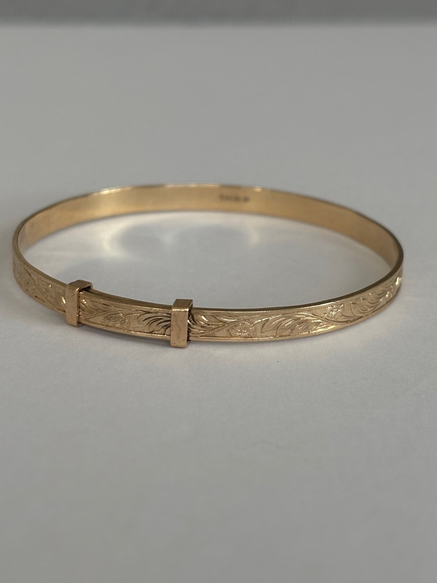 Vintage 9k Gold Engraved Bangle / Bracelet