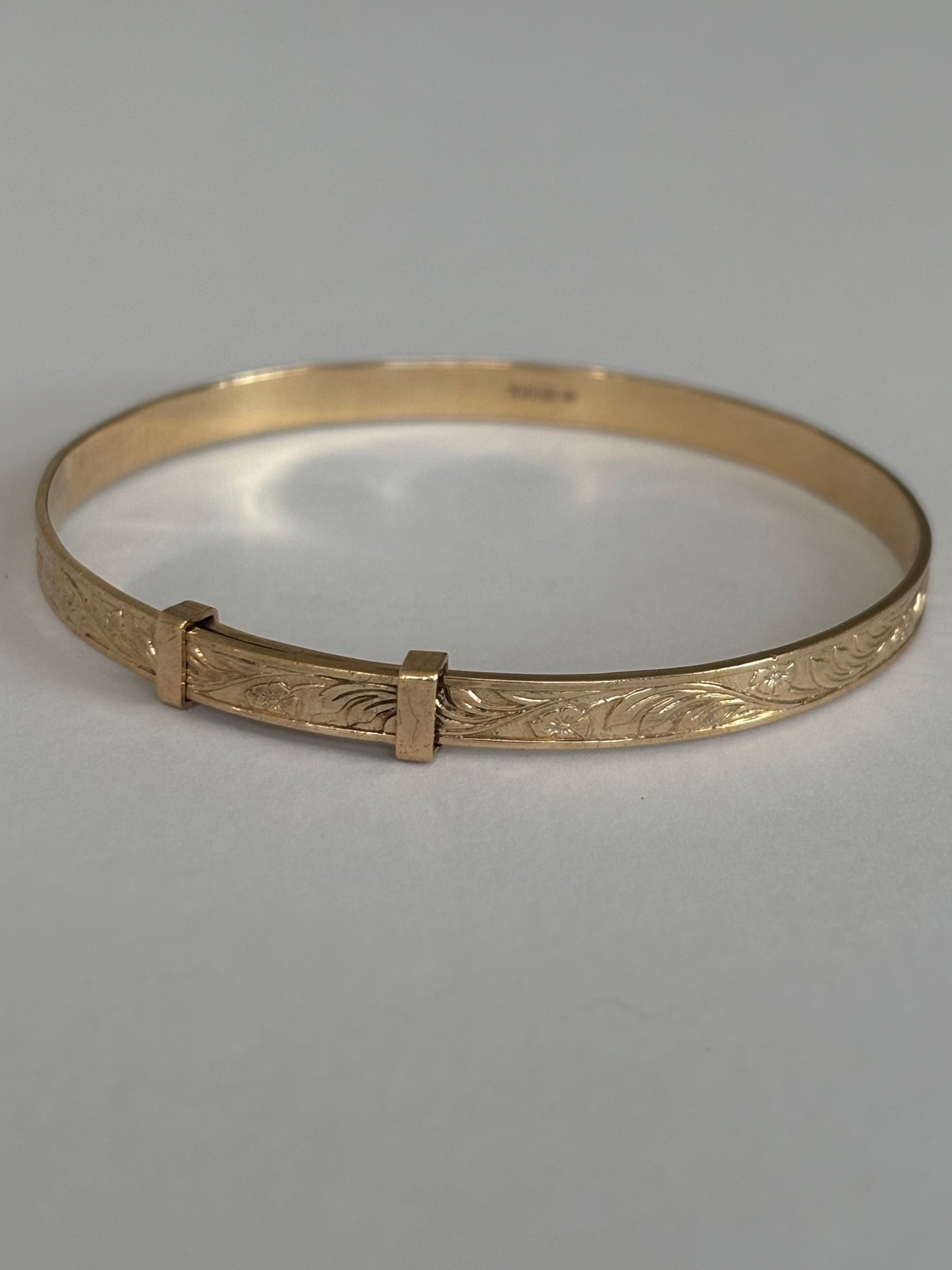 Vintage 9k Gold Engraved Bangle / Bracelet