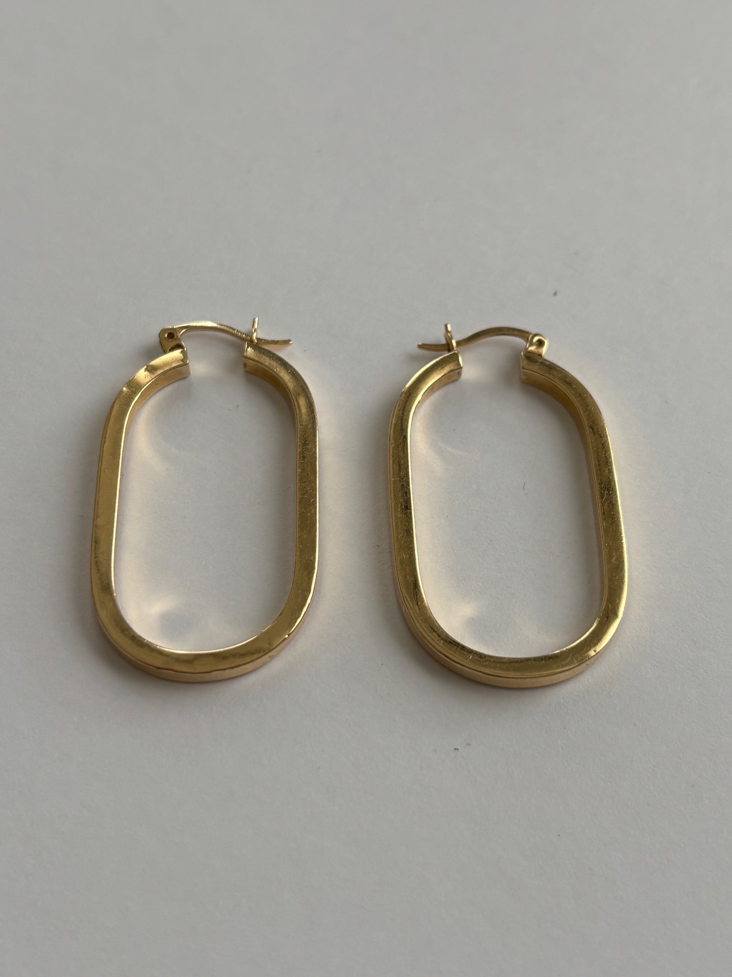 Vintage 14k Gold Oval Hoop Earrings