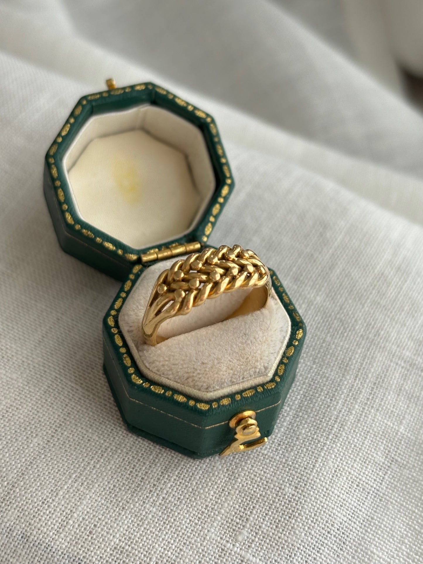 Antique 1900 18k Gold Keeper Ring