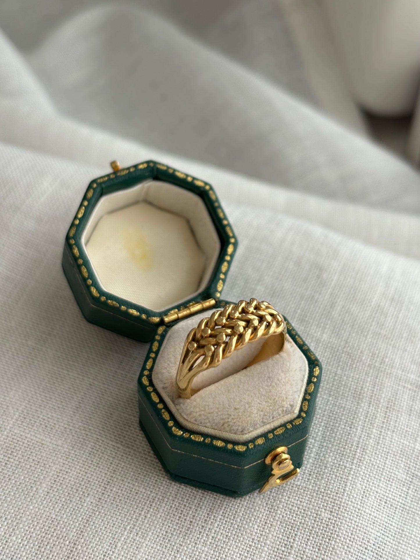 Antique 1900 18k Gold Keeper Ring