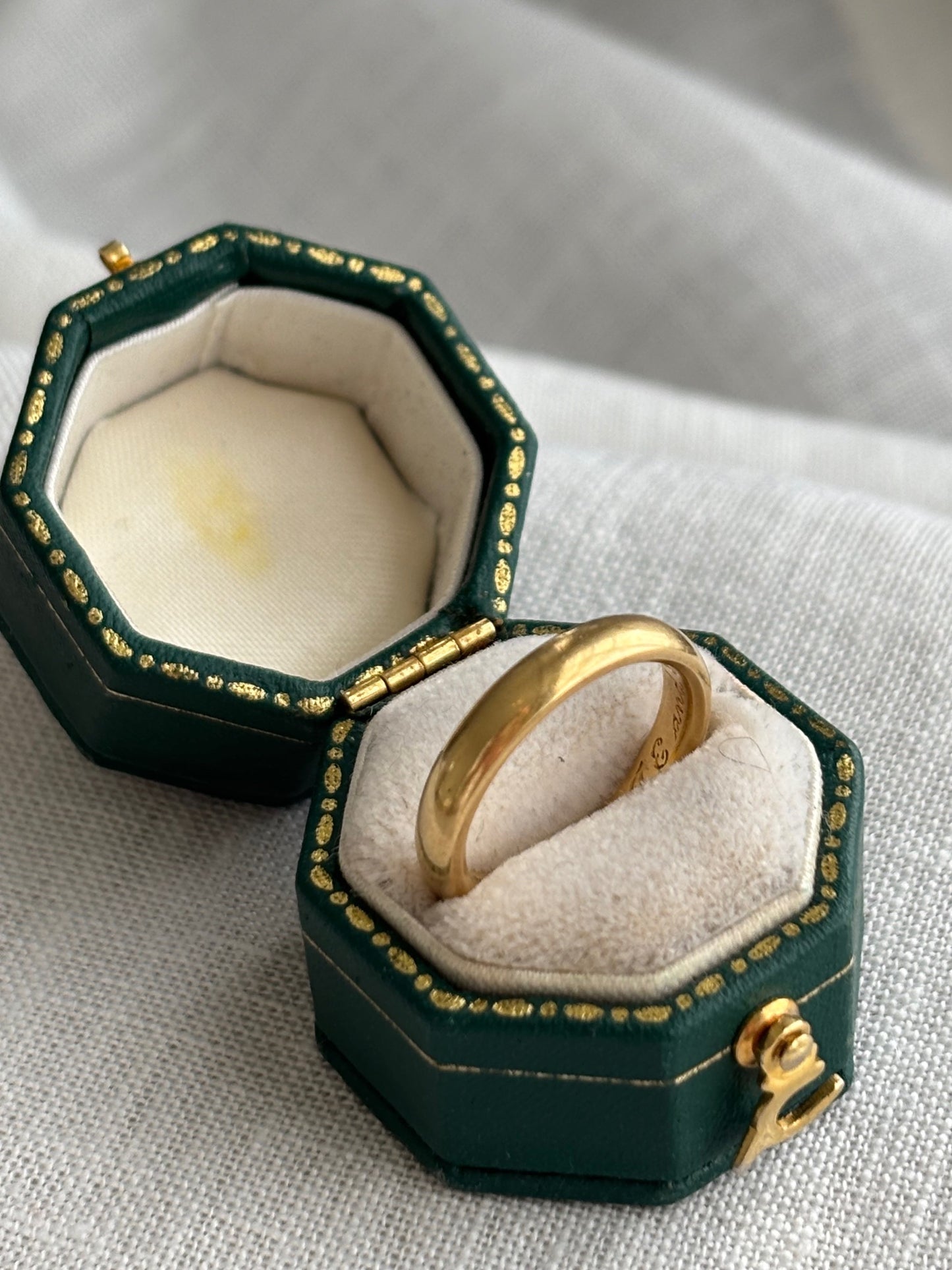 Antique 1915 18k Gold Band Ring by Ti*f*ny