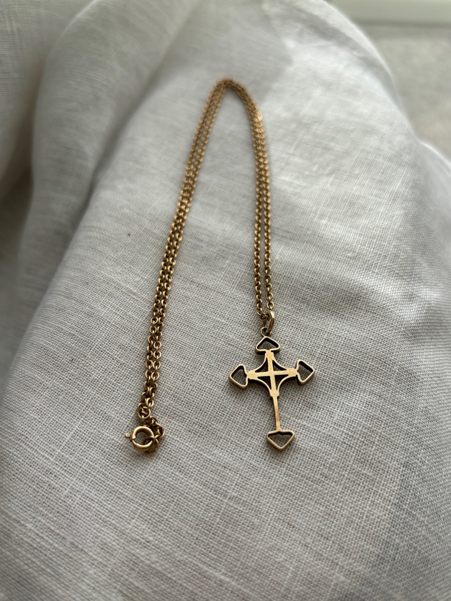 Vintage 9k Gold Ornate Cross Necklace