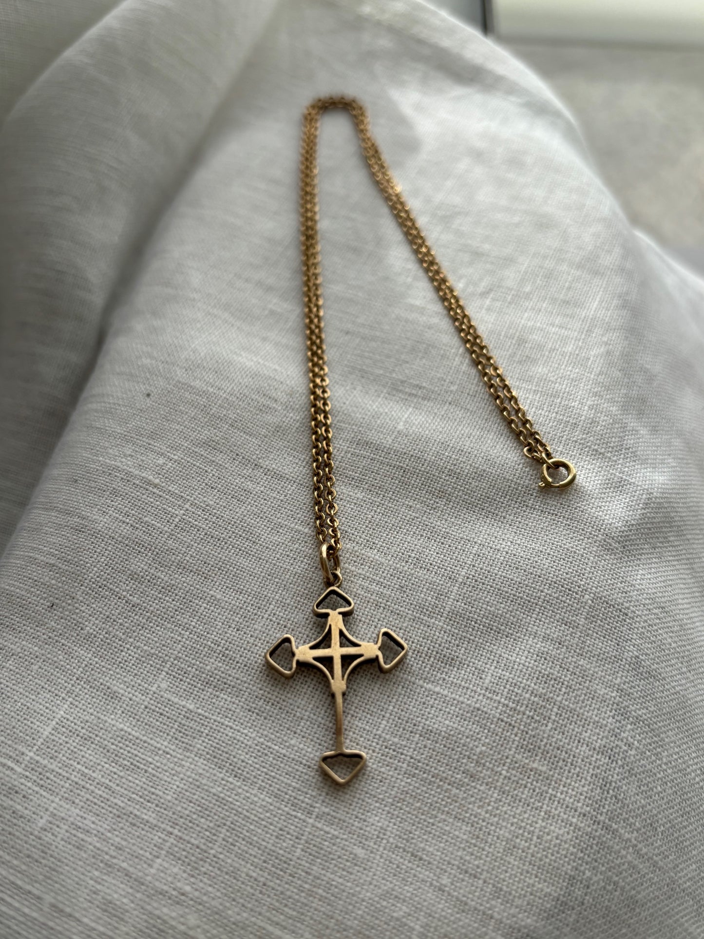 Vintage 9k Gold Ornate Cross Necklace