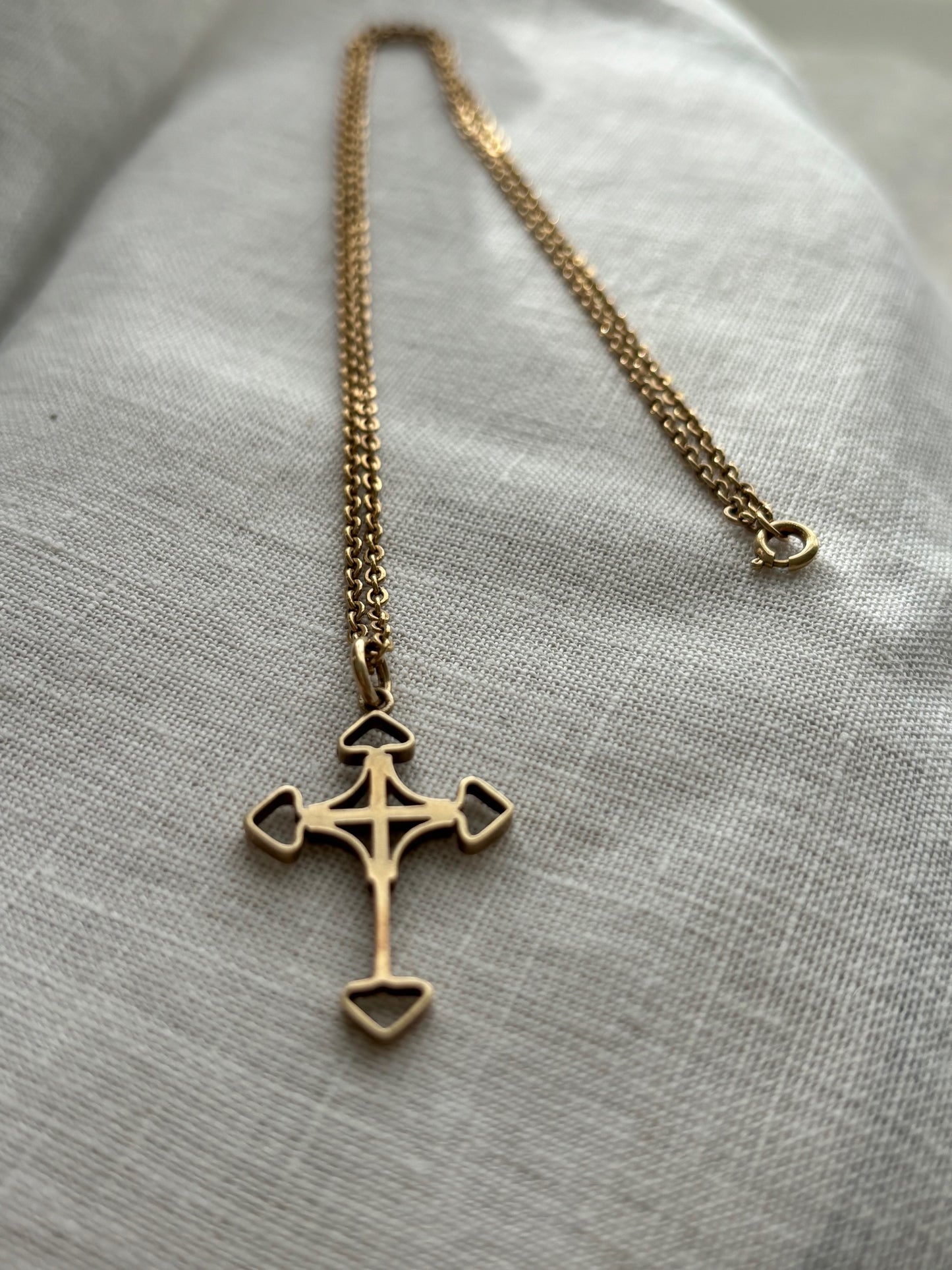 Vintage 9k Gold Ornate Cross Necklace