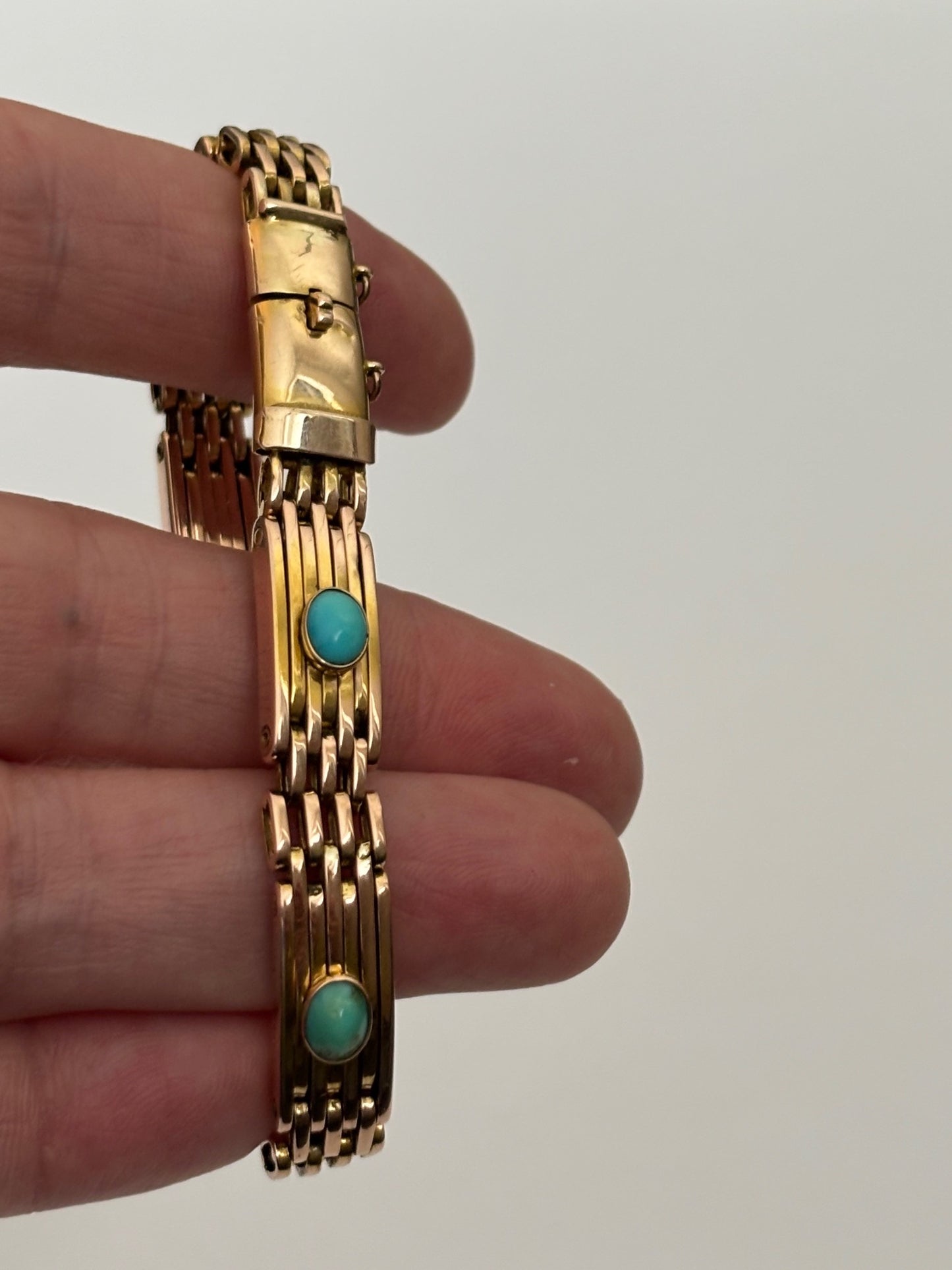 Gorgeous 15k Antique Bracelet w Turquoise Stones