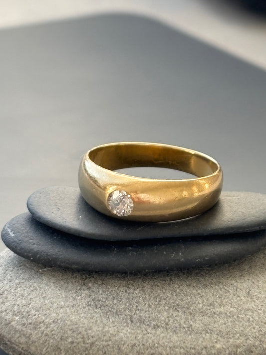 Vintage 18k Gold Bombe/ Donut Ring w/ 0.25 Diamond