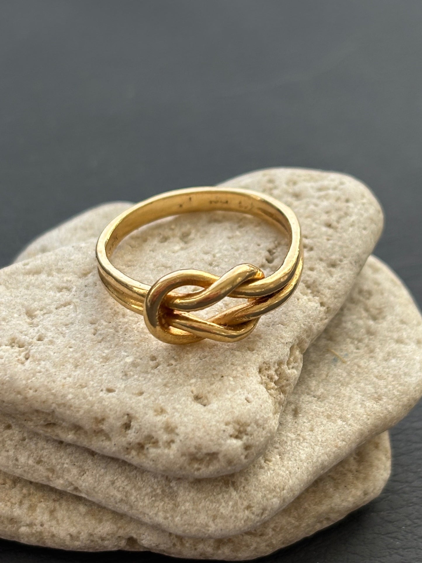 18k Gold Celtic Knot / Lover's Knot Ring