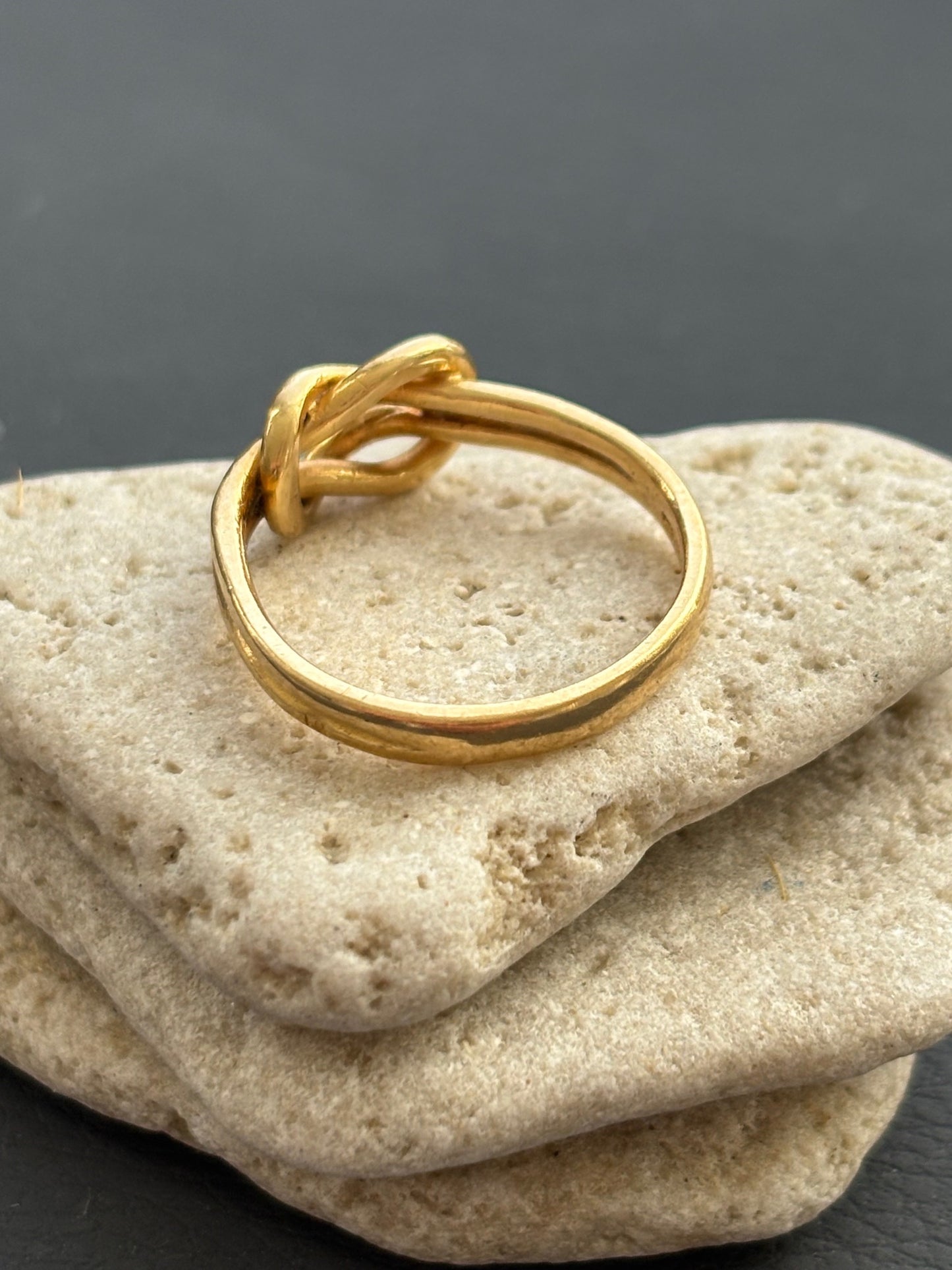 18k Gold Celtic Knot / Lover's Knot Ring