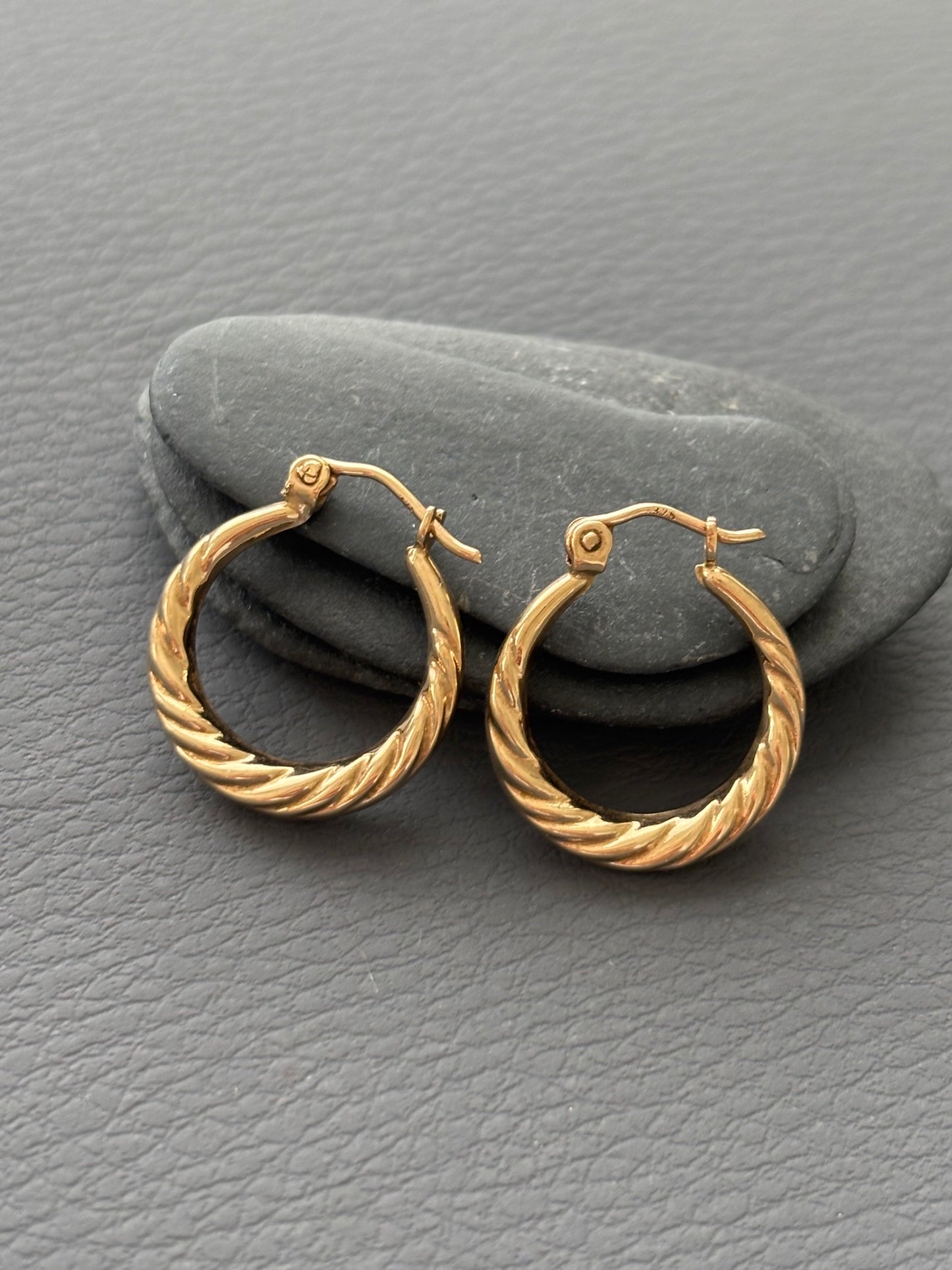 Vintage 9k Gold Hoops