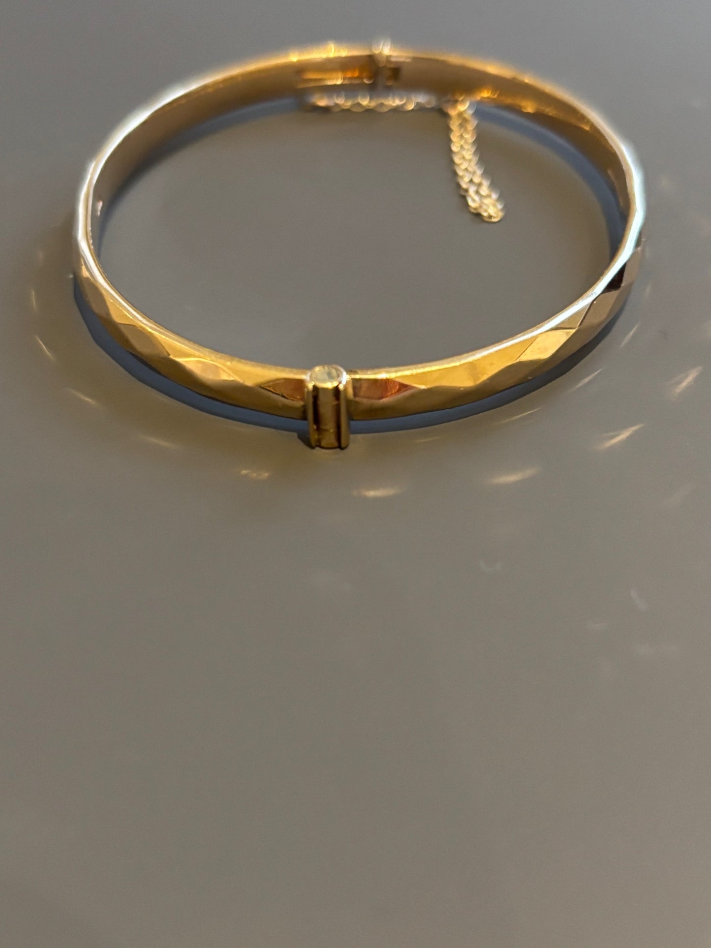 Elegant 9k Gold Solid Faceted Surface Bangle / Bracelet w/ Hinge and Clasp