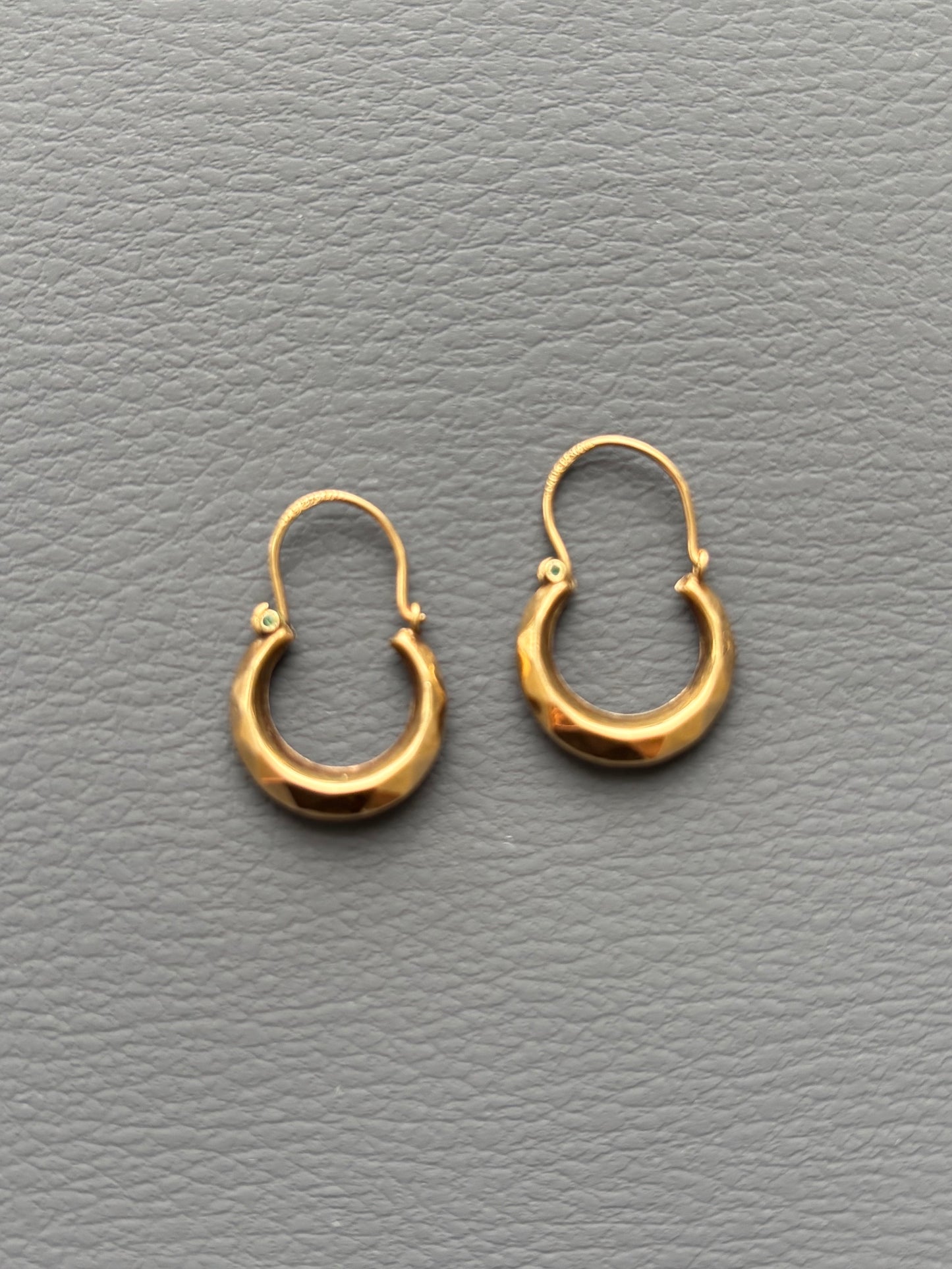9k Gold Faceted Hoop Earrings