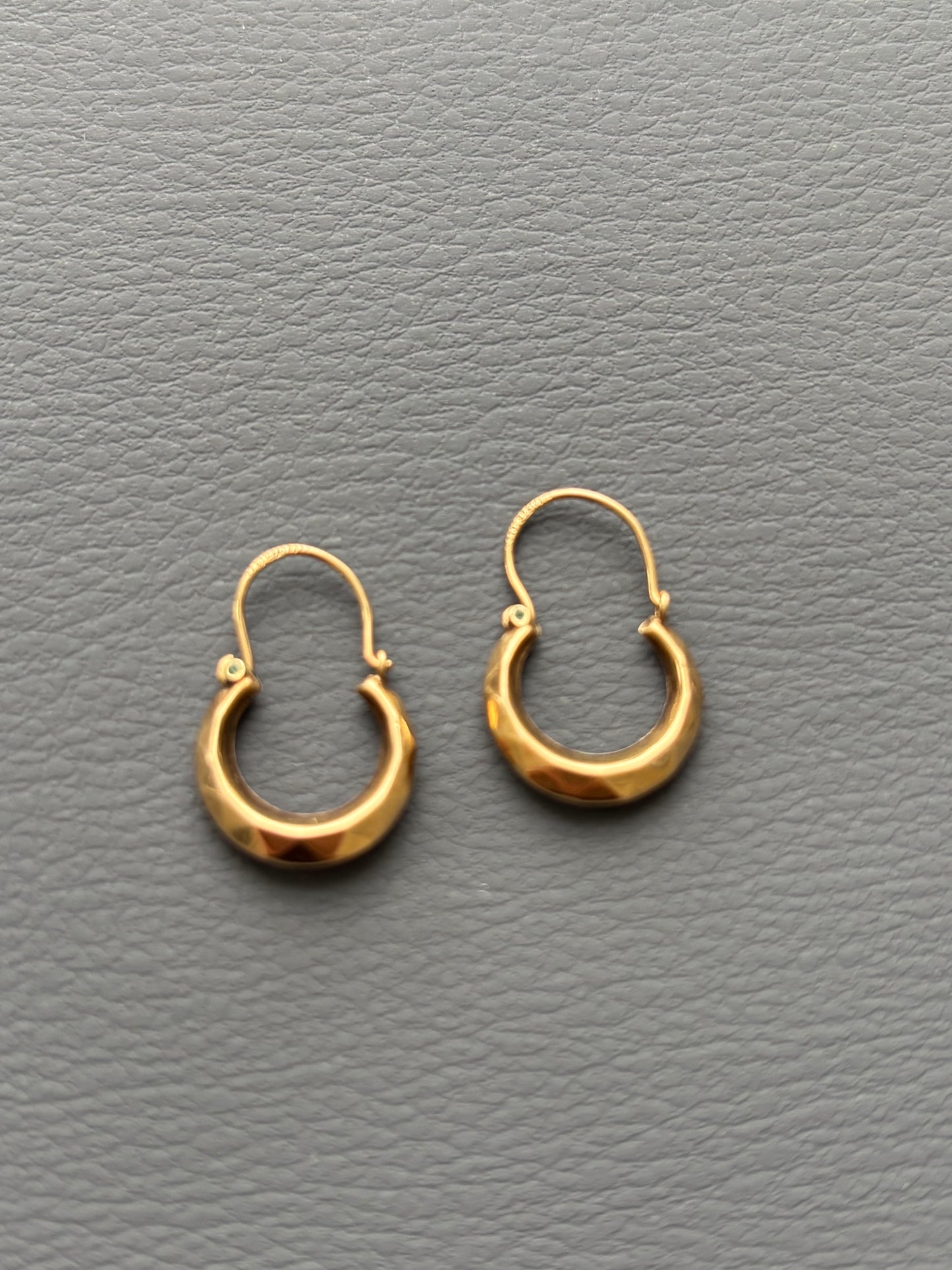 9k Gold Faceted Hoop Earrings