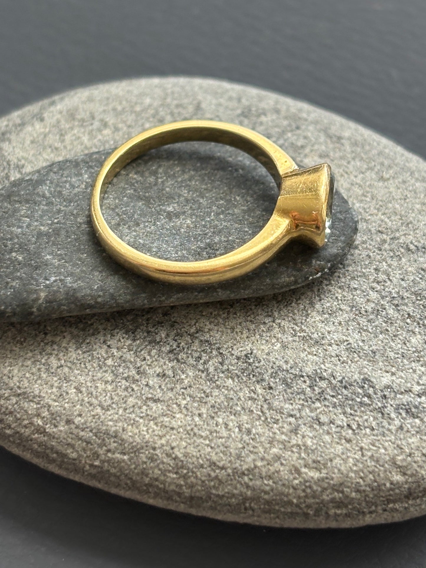Vintage 18k Gold Aquamarine Ring