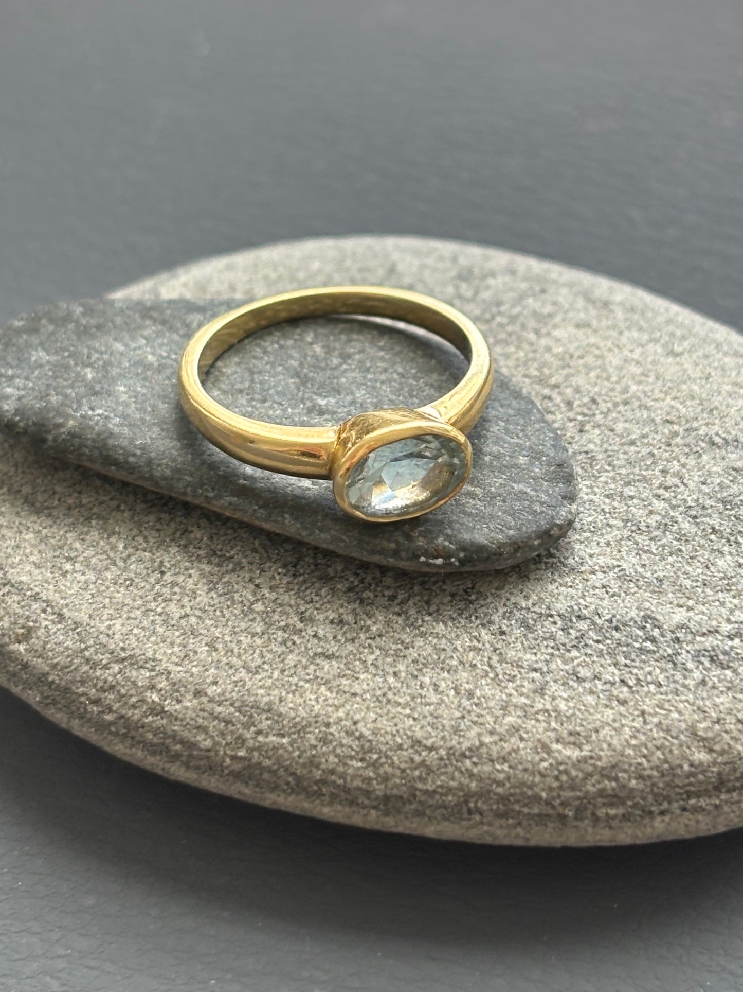 Vintage 18k Gold Aquamarine Ring
