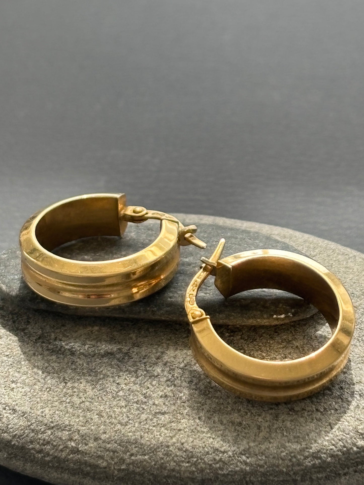 Vintage 18k Gold Wide Hoop Earrings Italian