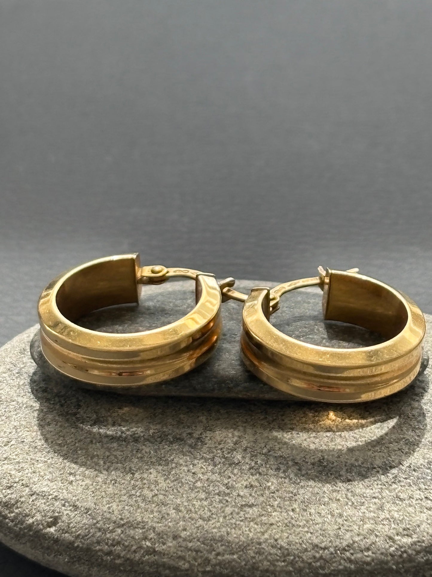Vintage 18k Gold Wide Hoop Earrings Italian