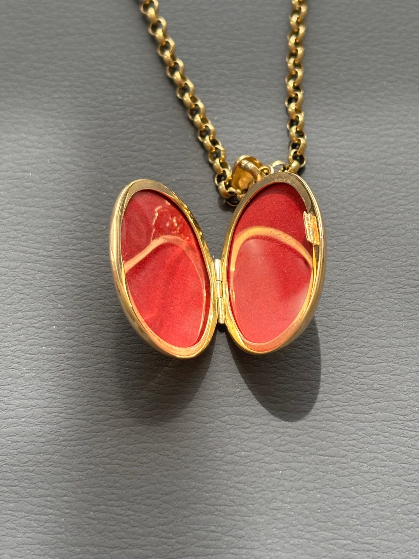 Vintage 9k Gold Locket Pendant on 9k Gold Belcher Chain Necklace