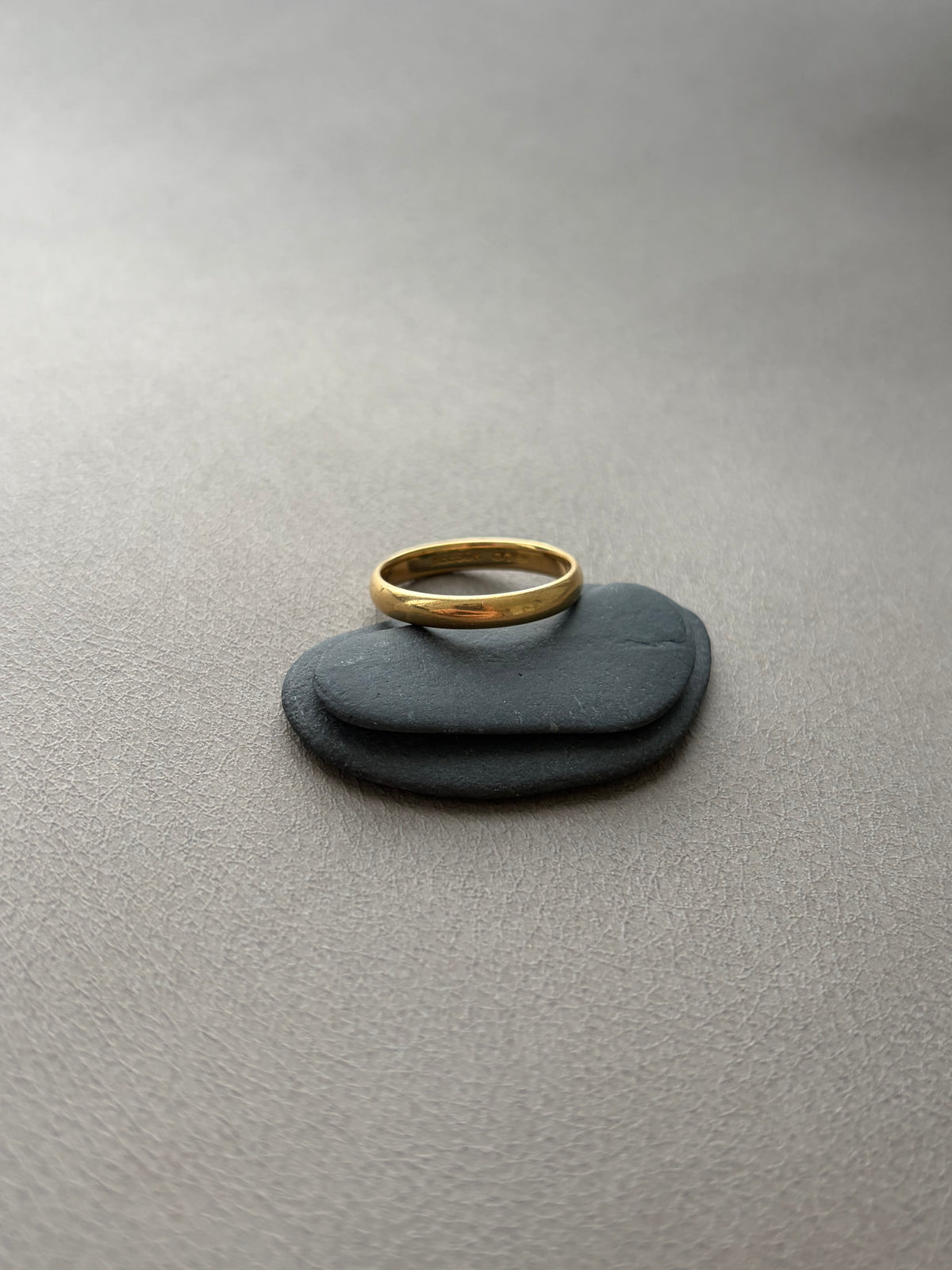 Vintage 18k Gold Band Ring