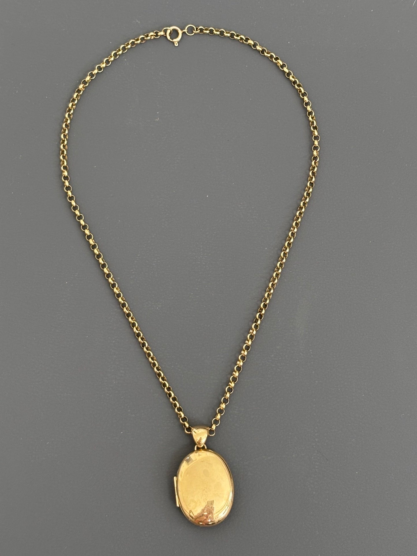Vintage 9k Gold Locket Pendant on 9k Gold Belcher Chain Necklace