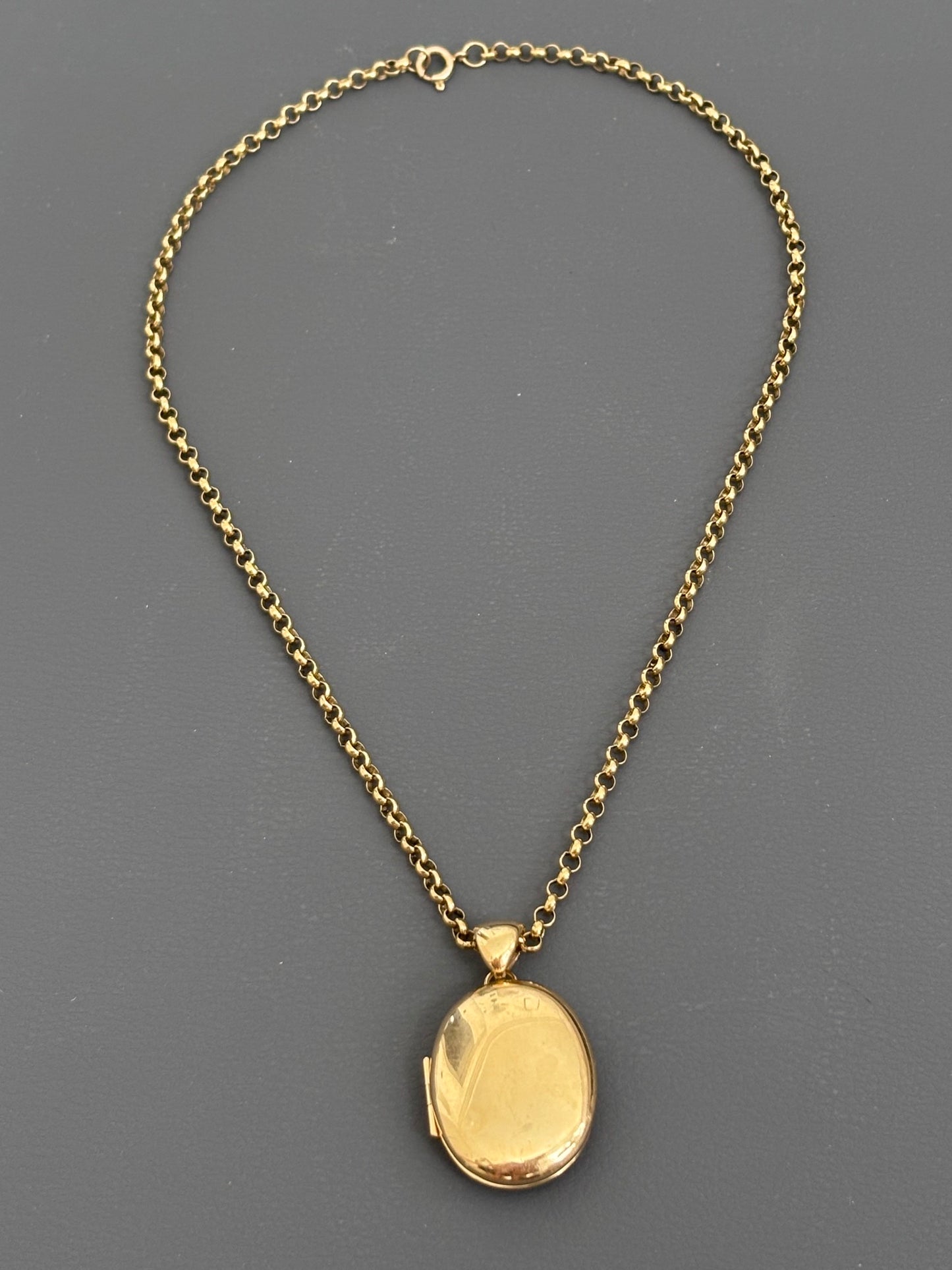 Vintage 9k Gold Locket Pendant on 9k Gold Belcher Chain Necklace