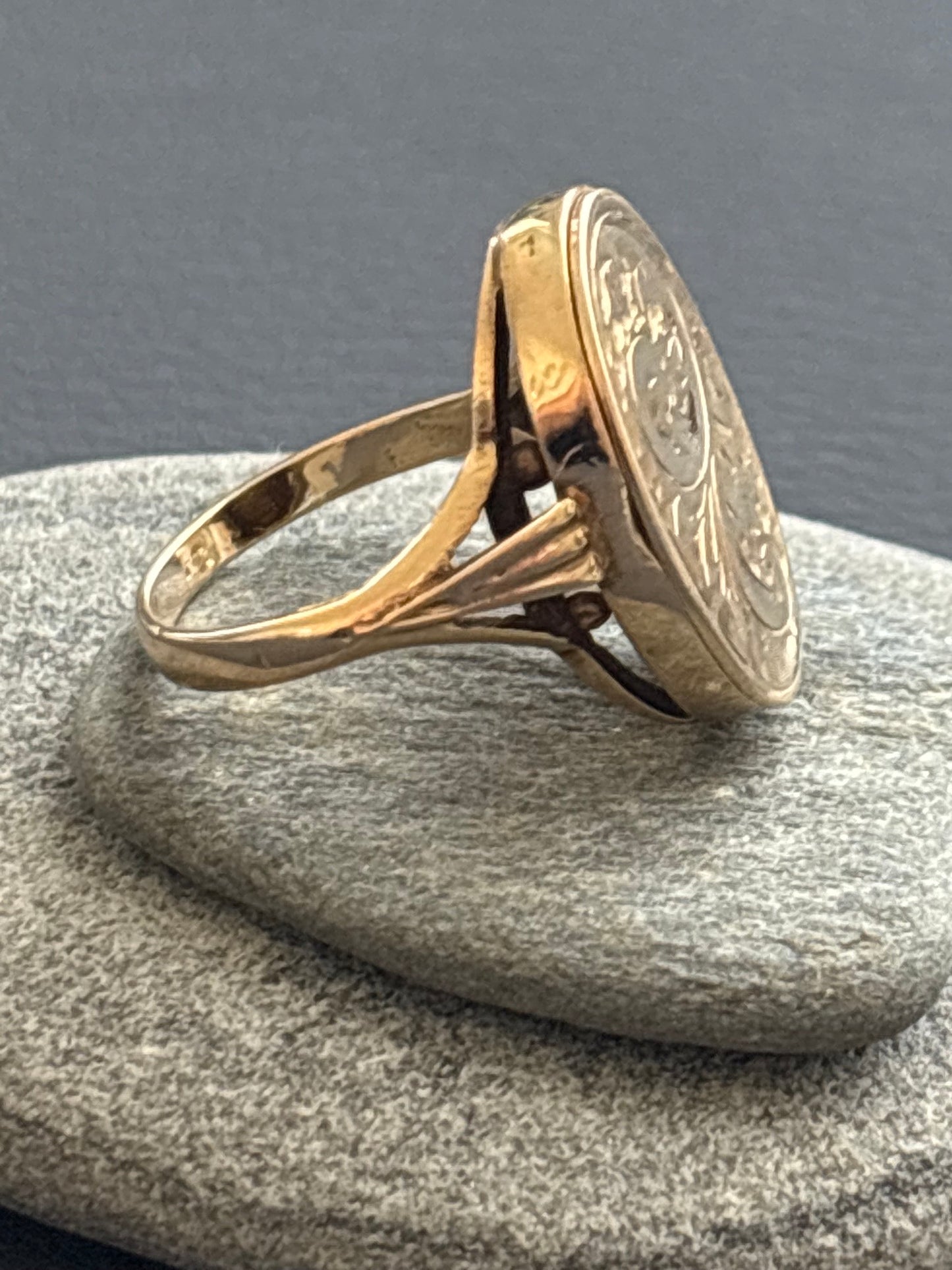 Vintage 9k Gold Locket Ring