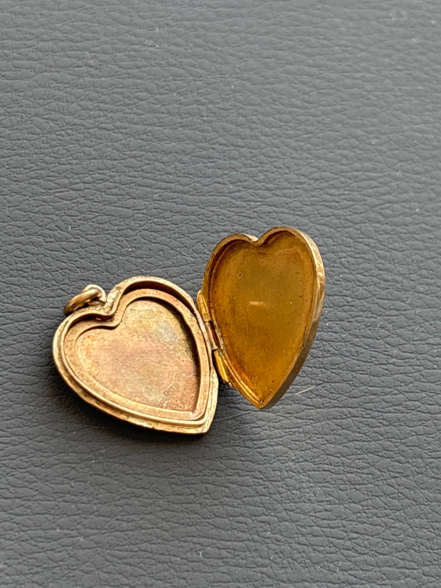 Vintage 9k Gold Engine Turned Heart Locket
