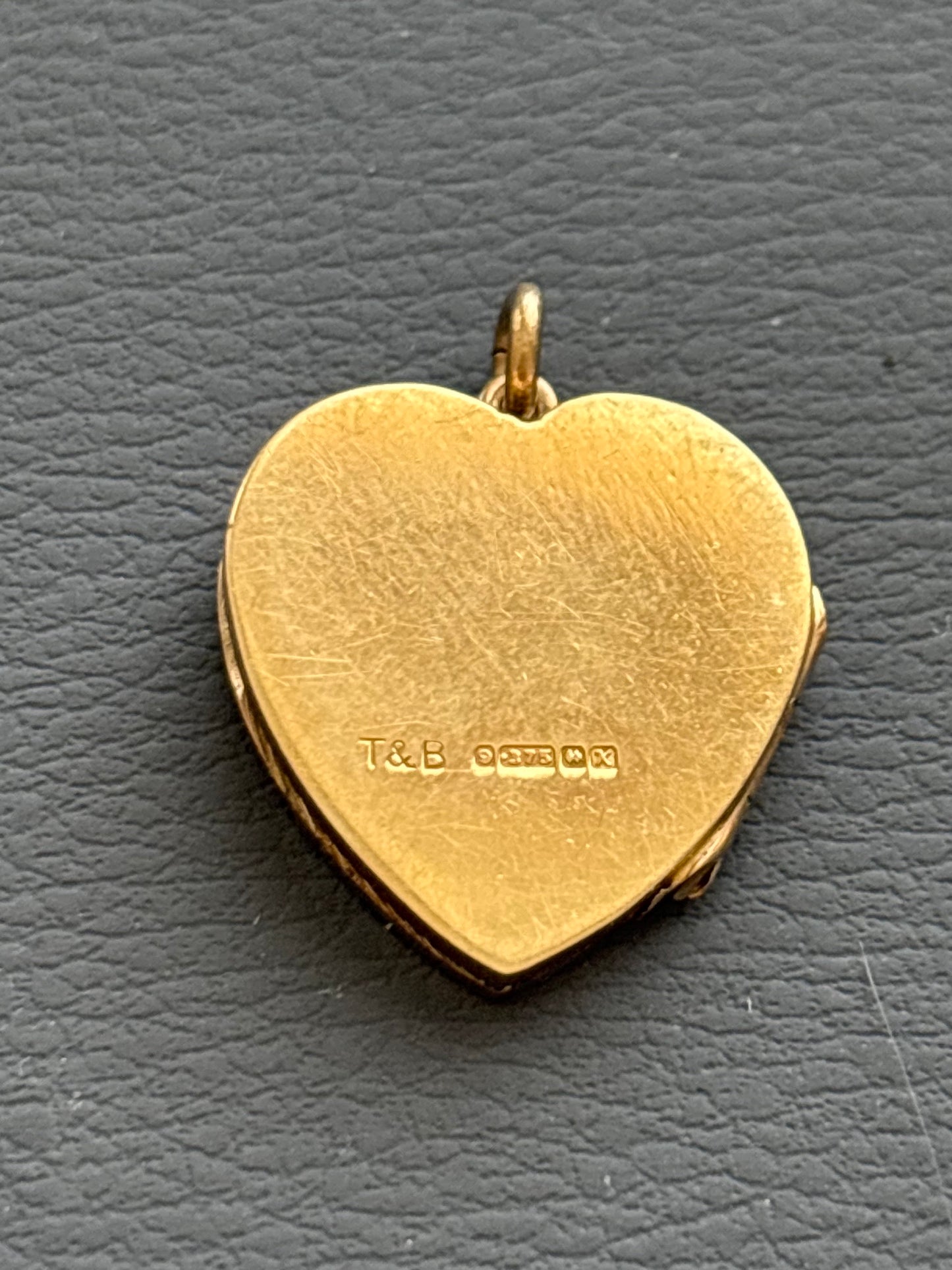 Vintage 9k Gold Engine Turned Heart Locket