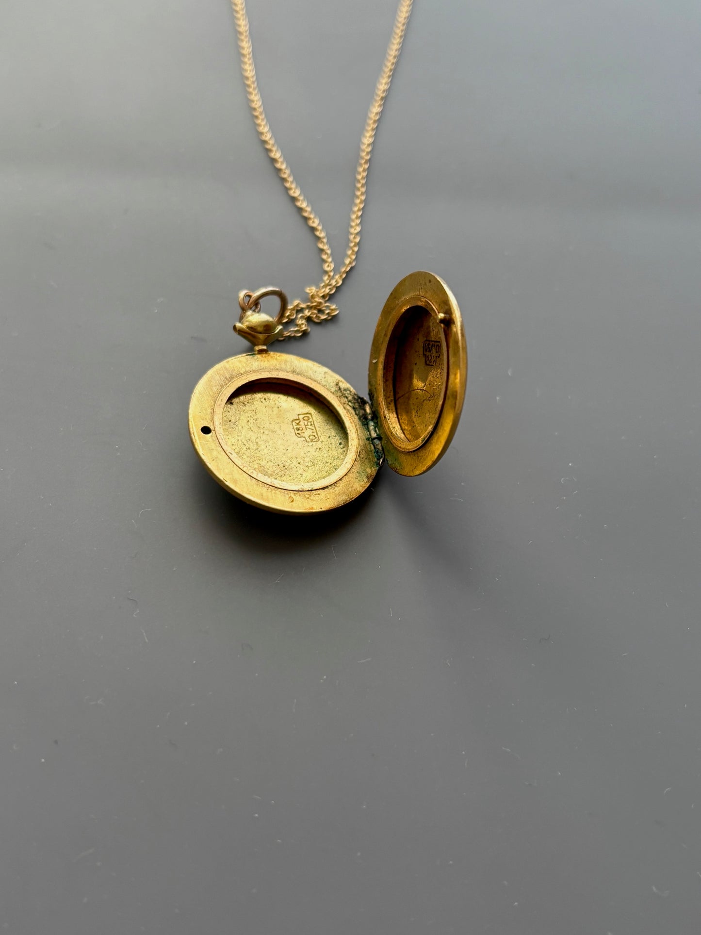 Stunning 18k Gold Turquoise Enamel Locket Pendant Necklace w/ Butterfly