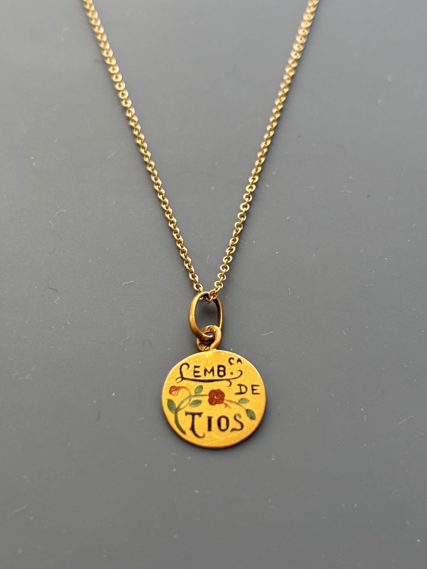 Vintage 19k Gold Portuguese Charm Lemb ca de tios