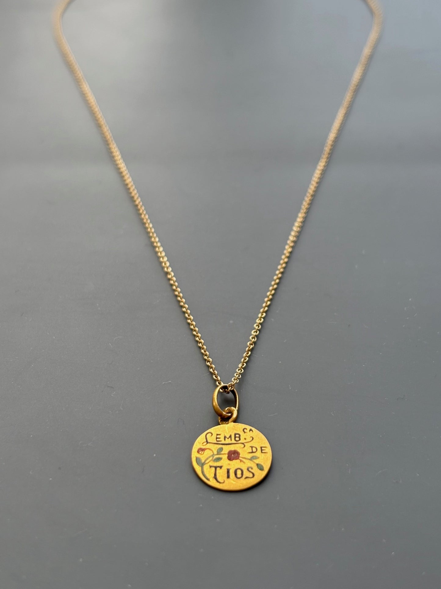 Vintage 19k Gold Portuguese Charm Lemb ca de tios