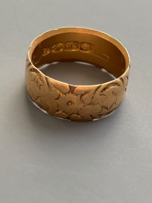 Antique 18k Gold Engraved Band Ring