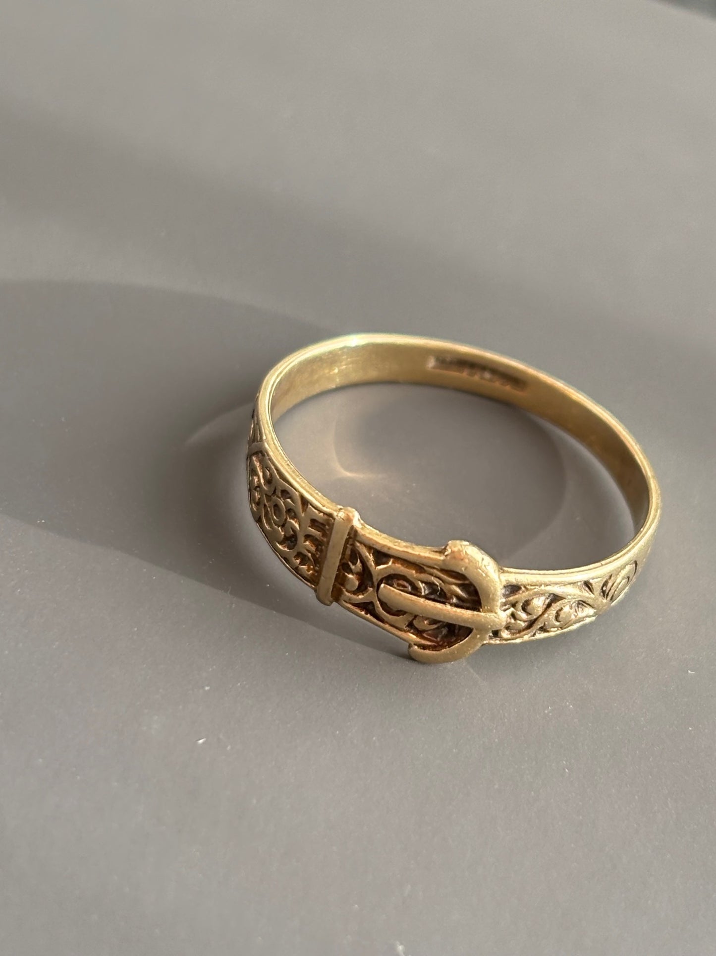 9k Gold Vintage Engraved Buckle Ring