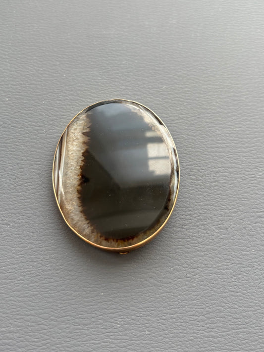 Victorian 9k Gold Banded Agate Brooch