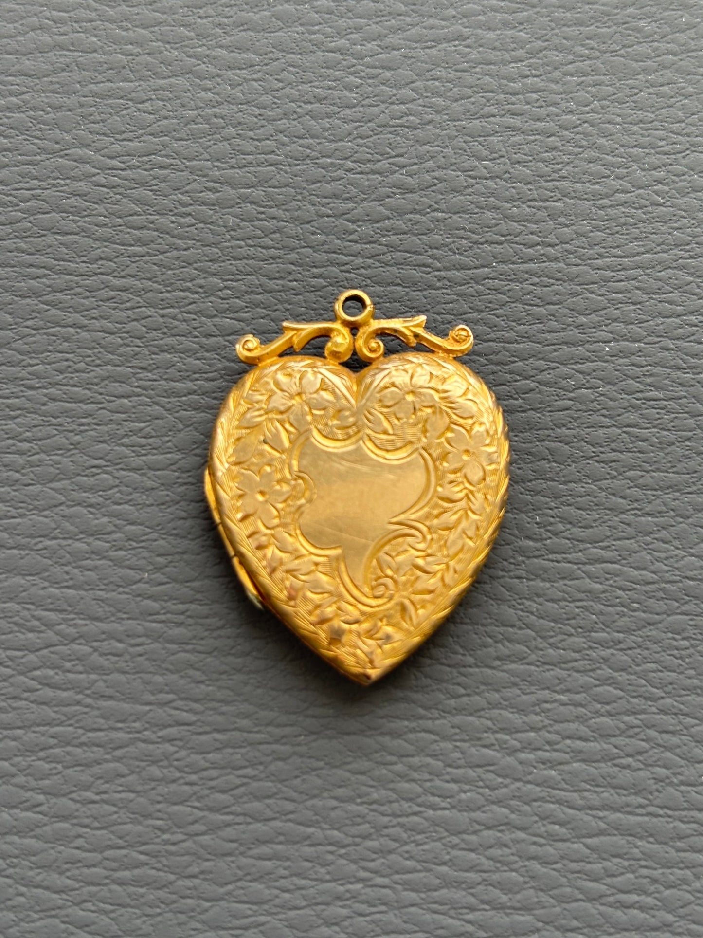 9k Gold Antique Engraved Heart Locket