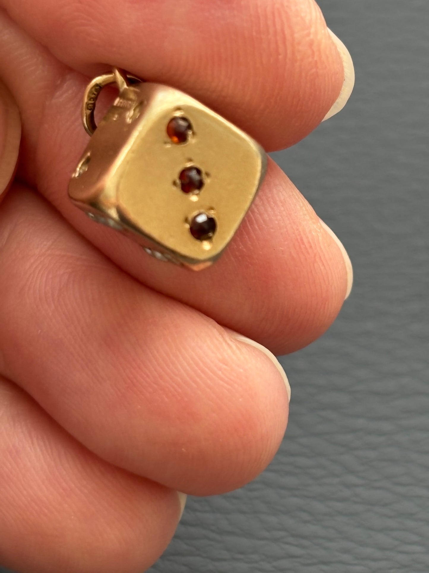 Vintage 9ct Gold Gemset Dice Charm