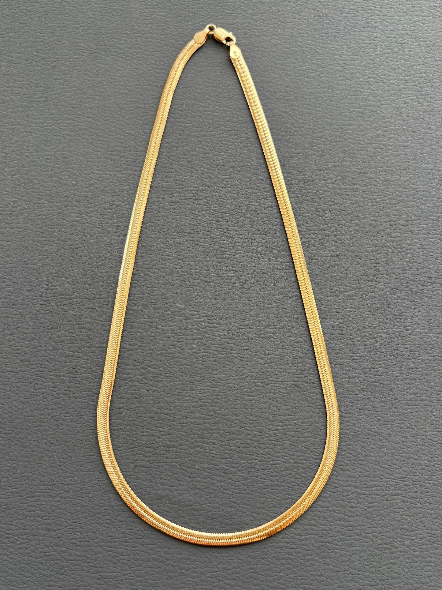 Vintage 9k Gold Flat Herringbone Necklace