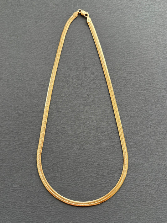 Vintage 9k Gold Flat Herringbone Necklace